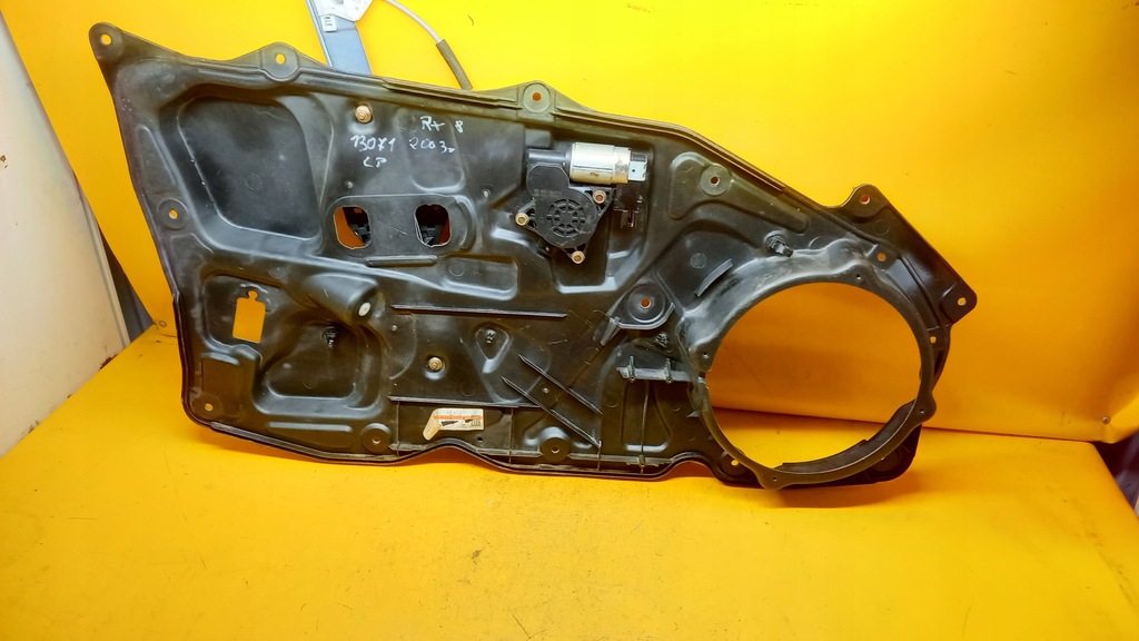 фото №1, Podno. скло el.lewy перед mazda rx8 03r f15297xd