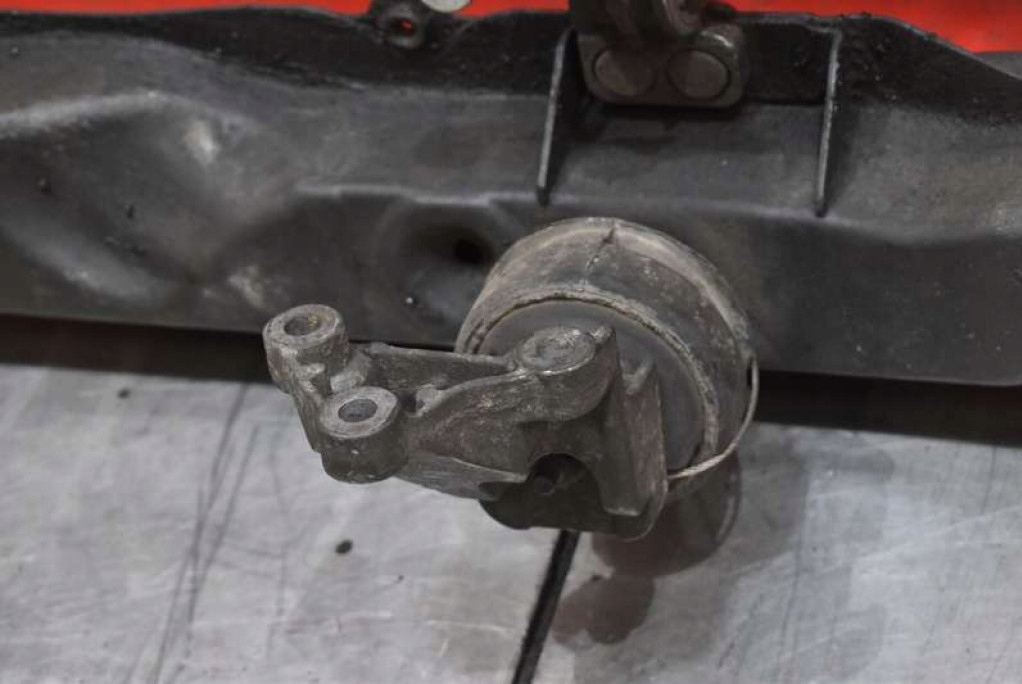 фото №8, Підрамник балка підрамник підрамник перед volvo xc90 1 i 2.9 t6 272 km awd 02-06