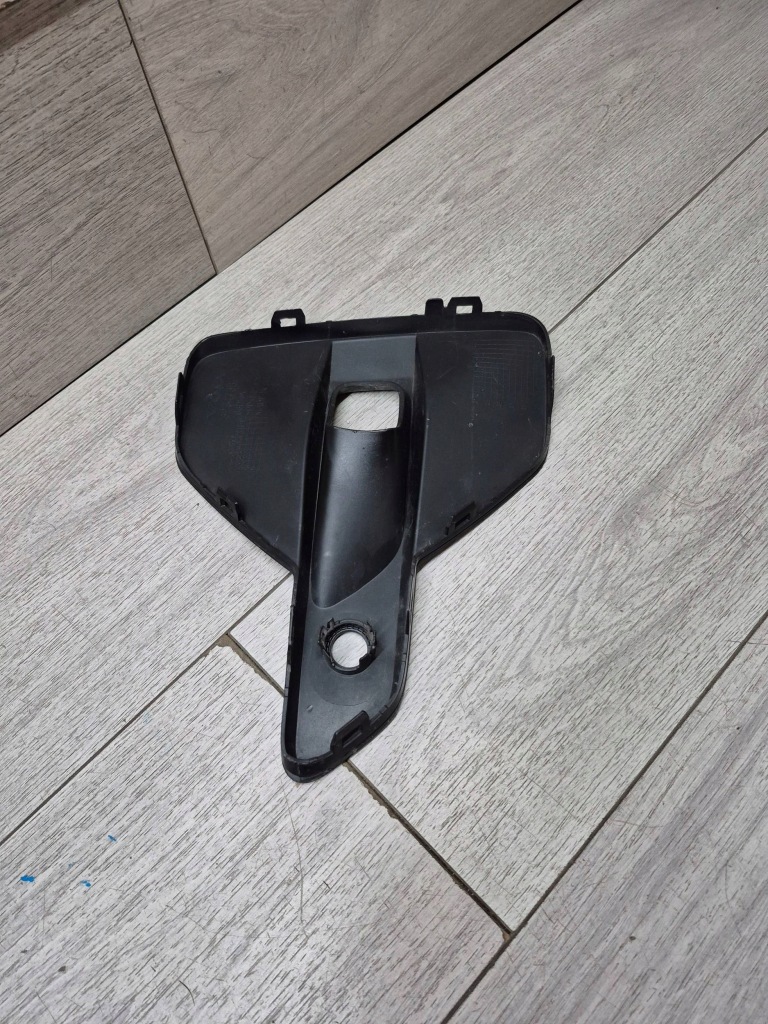 12045. volvo xc40 ii решётка бампер правый перед 32347387 Недорого