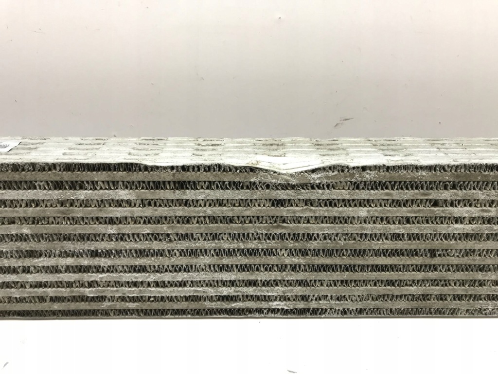 Audi a4 b8 a5 8t радіатор інтеркулер 8k0145805p Доставка