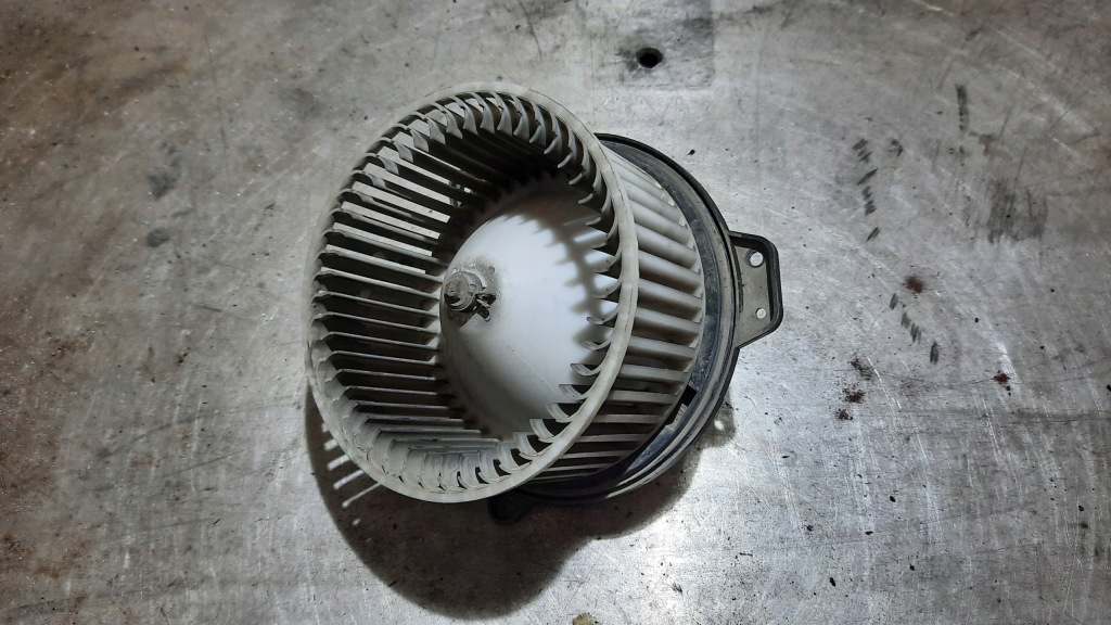 фото №1, Вентилятор отопителя mazda 323f 00r 2.0d