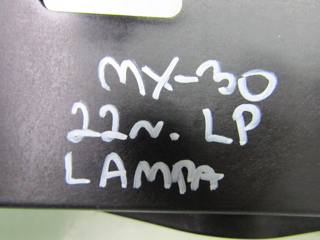 фото №11, Mazda mx-30 22r напрямна pod фара лівий перед кронштейн кронштейн dn4e-50161