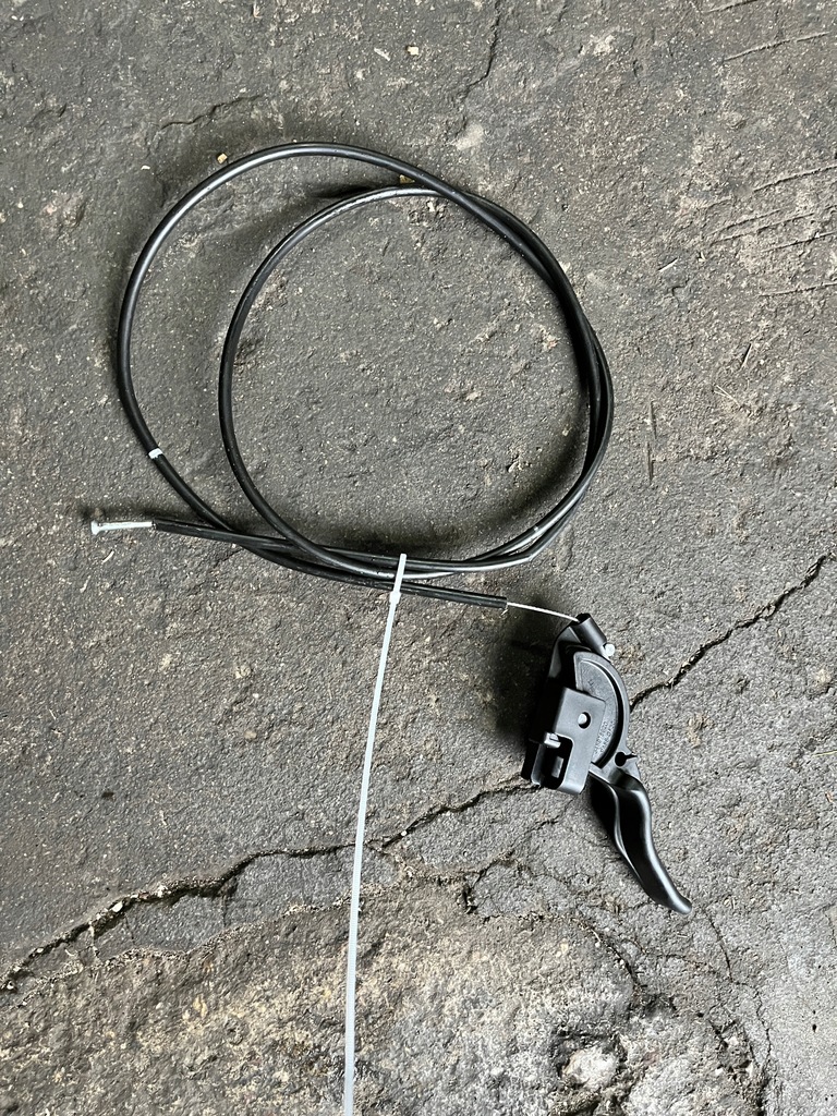 фото №1, 83 opel meriva b ручка трос открывания капот 13128231