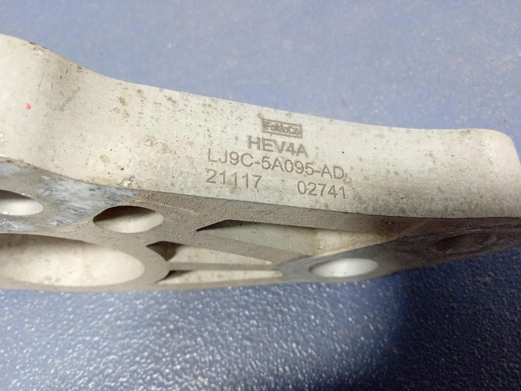 фото №6, Ford mustang mach-e кронштейн кронштейн аккумулятора двигателя перед lj9c5a095ad