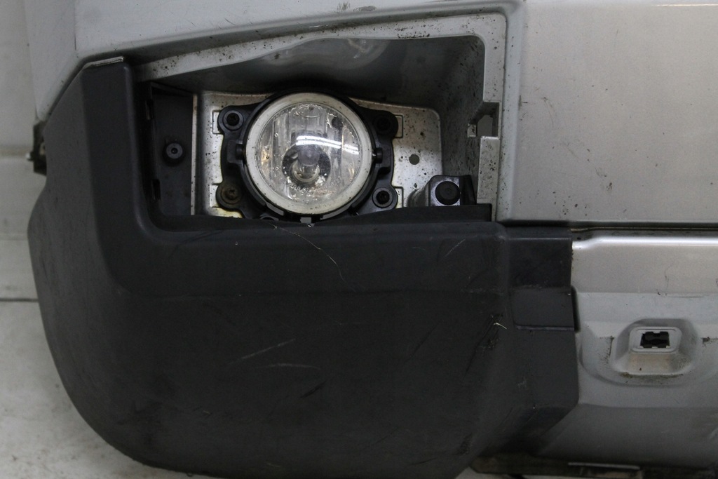 фото №5, Land rover discovery iii 04r- бампер перед передний pdc ксенон 798 - лак