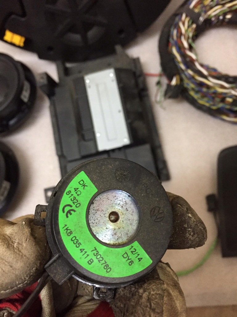 фото №10, Vw golf 7 sportsvan аудиосистема dynaudio комплект