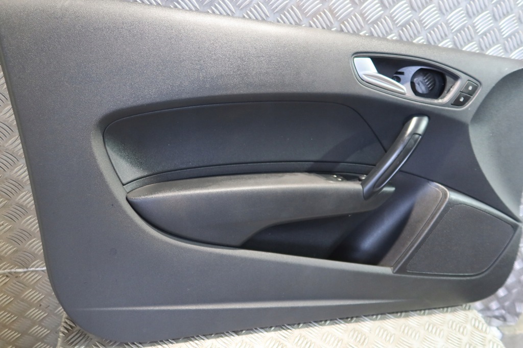 фото №5, Обшивка двері лівий перед audi a1 3-d 8x1867105a