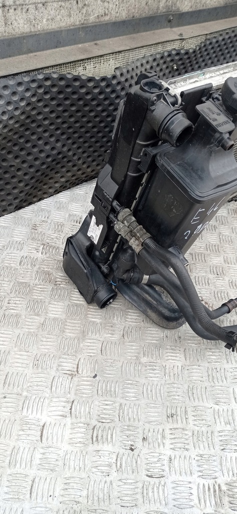 фото №7, Bmw e46 2.0 d 136 радіатор комплект