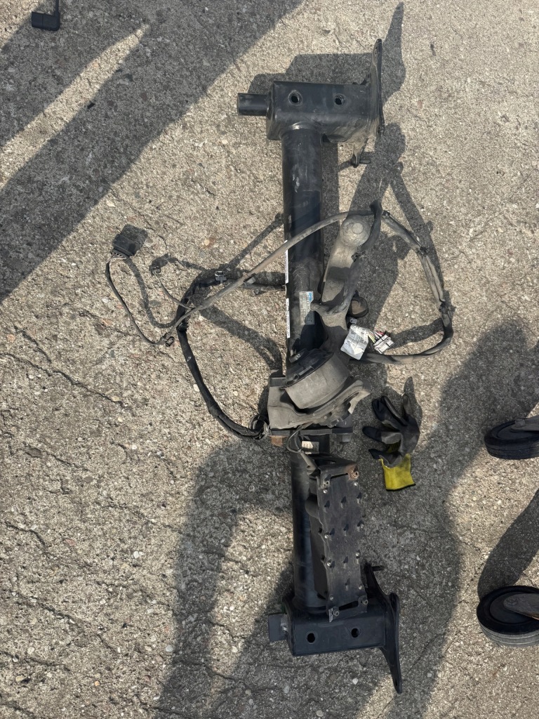 фото №1, Mercedes gls x166 amg 15-19 a1663100104 балка hak буксирувальний