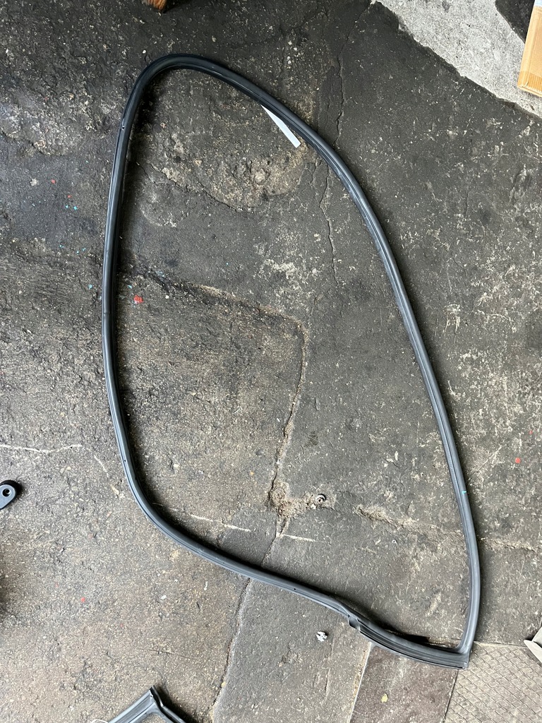 фото №1, 136 bmw e81 e83 прокладка двері права