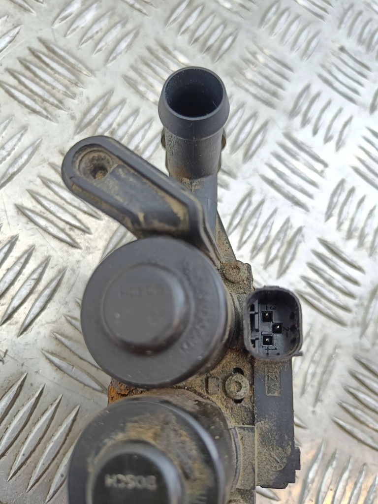 фото №9, Bmw 7 f01 f02 f03 f04 2010 клапан управляющий жидкость охлаждающий