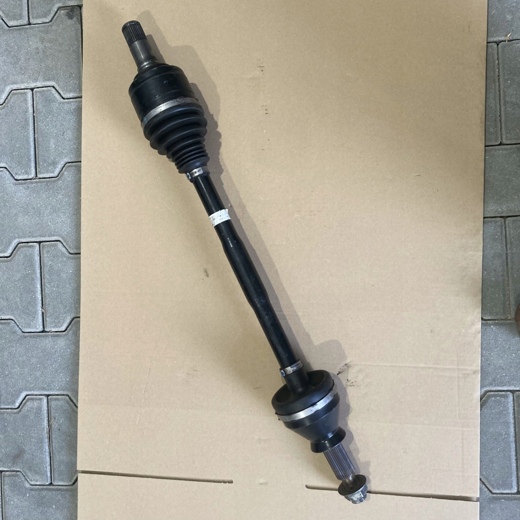 фото №1, Maserati ghibli iii quatroporte vi 3.0 привідний вал правий лівий задня