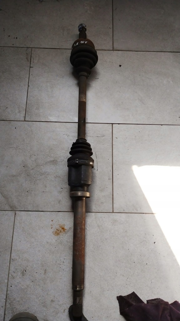 фото №1, Приводной вал правая перед renault scenic iii 1.6 16v