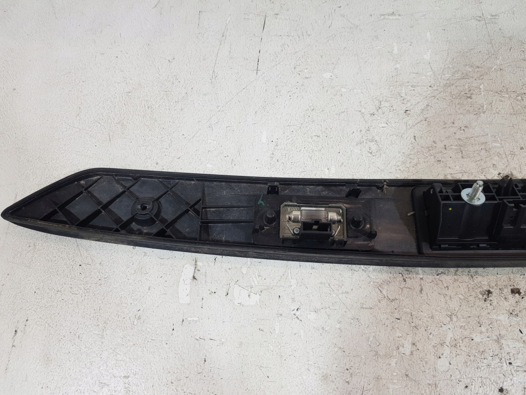 фото №7, Накладка крышки багажника микровыключатель vw tiguan 5n 2.0 tdi 12r lift eur