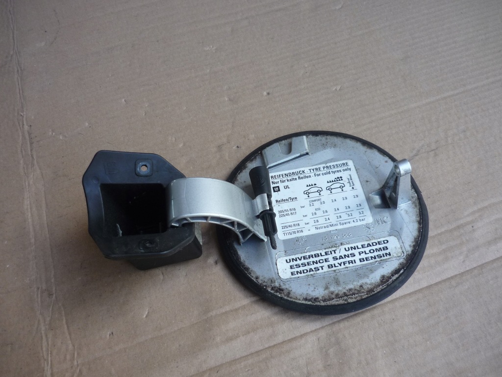 Купить Крышка заливной топлива / opel zafira b astra h / z157 / 13111596 ładna