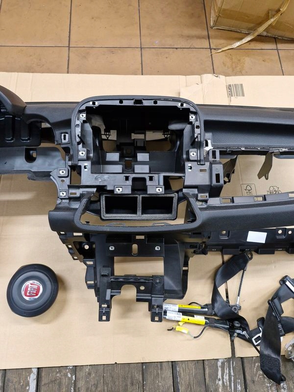 Fiat 500x панель приладів приладова оригінальний номер ремені ліве правий + 2 подушка безпеки пасажира водія Зі Шроту