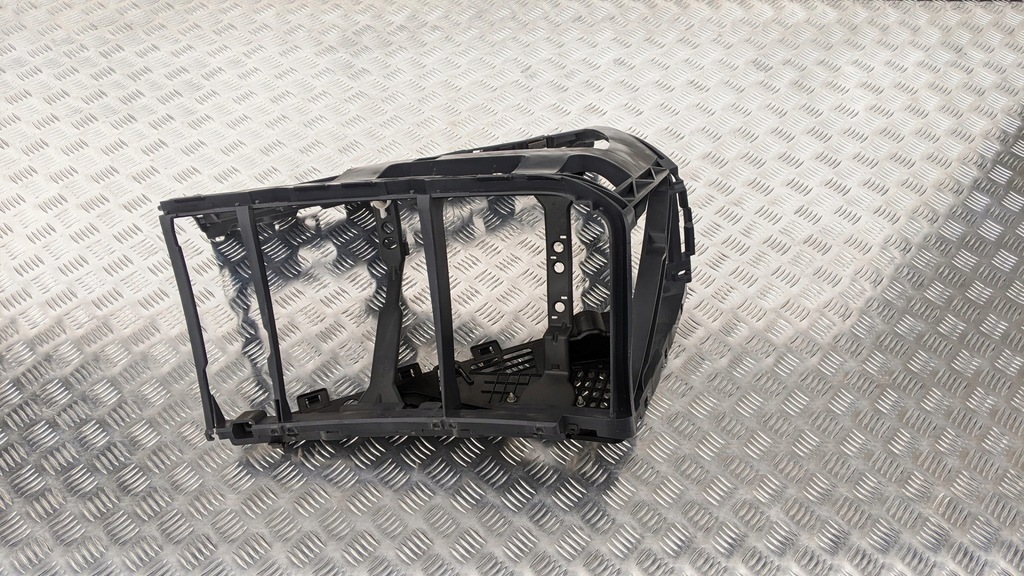 фото №3, Рамка панель приладів scania r