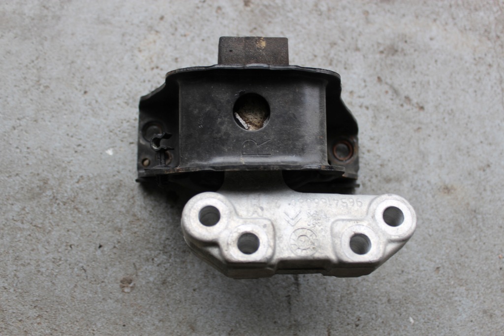 фото №1, Citroen c3 ii ds3 1.4 vti кронштейн двигателя подушка