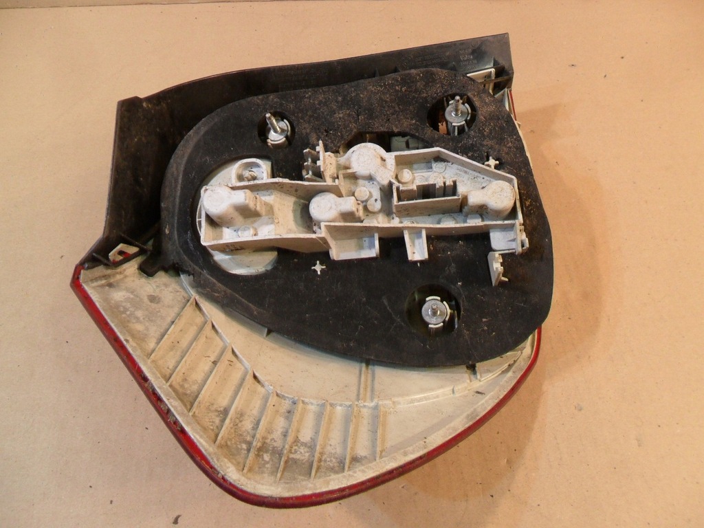 фото №13, Задняя лампа bmw serii 1 e87 e81 правая facelift