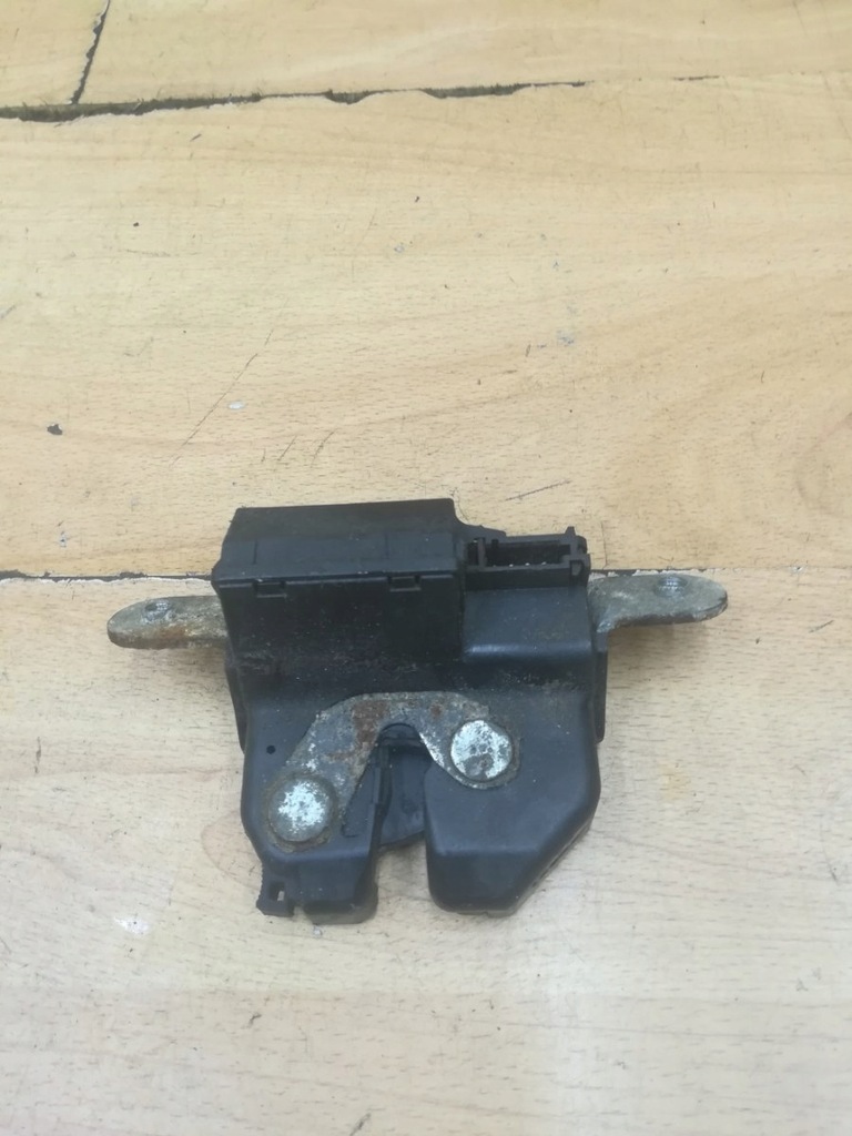 фото №1, Замок крышки багажника задняя fiat punto iii grande