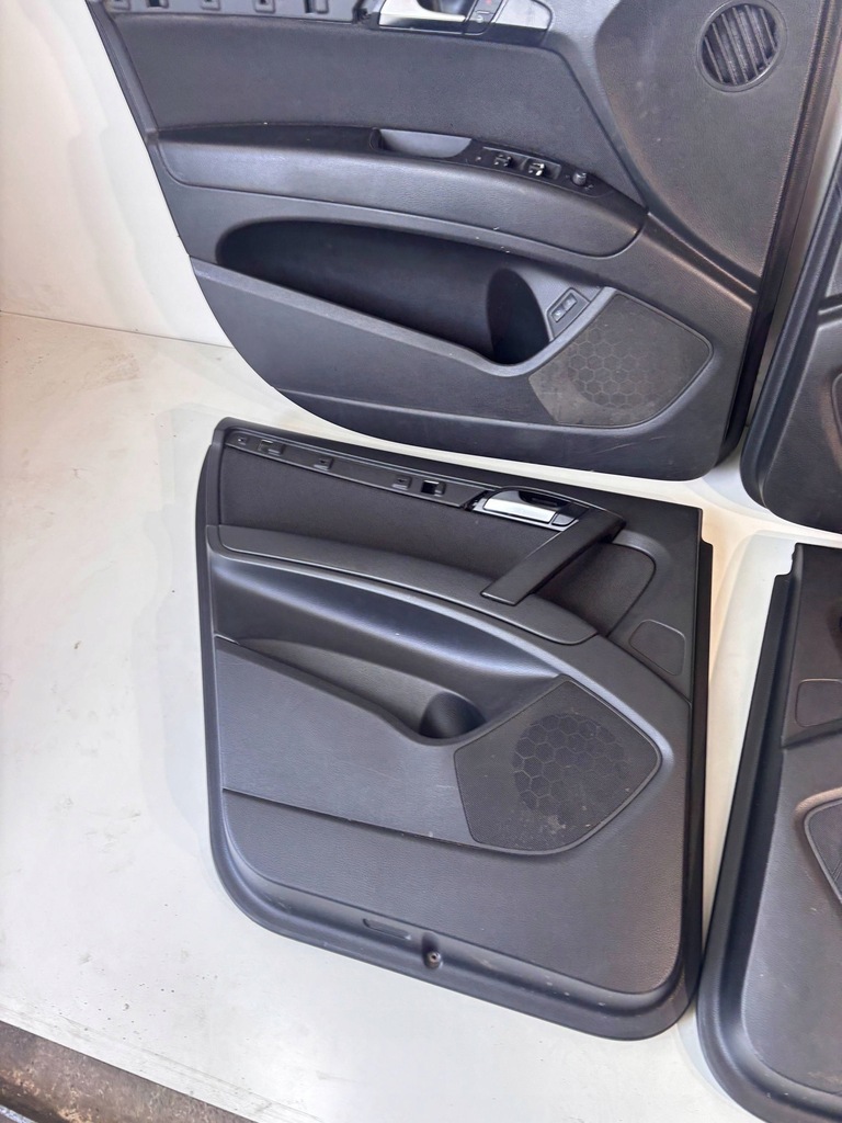 фото №5, Audi q7 4l 2009 комплект обшивки / оббивка двері / комплект