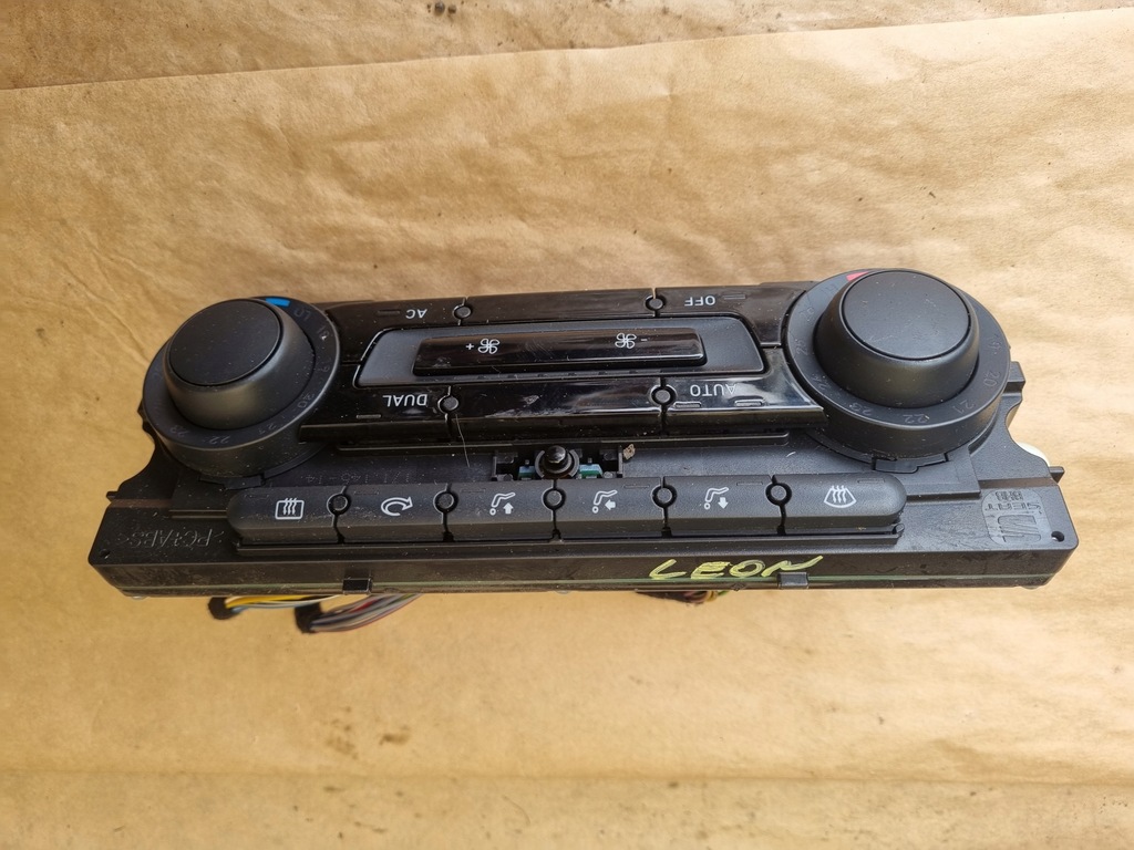 фото №1, Панель обдув 5p0907044r