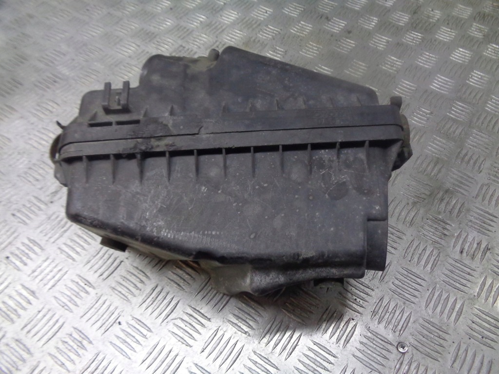 фото №1, Корпус фильтра воздуха toyota avensis t25 2.0