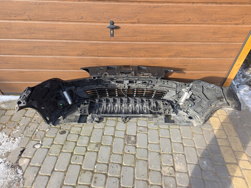 Бампер перед передний renault megane 3 3 рестайлинг  12-14 ксенон омыватель Оригинал