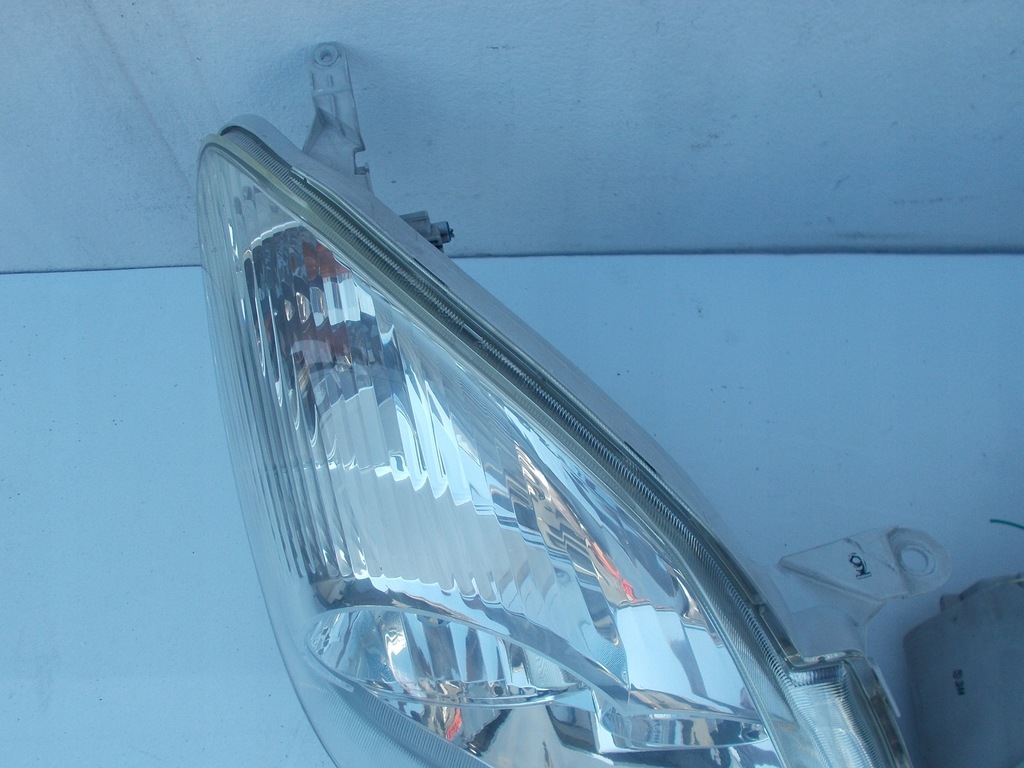 фото №8, Фара лампа toyota corolla verso 00-04 koito