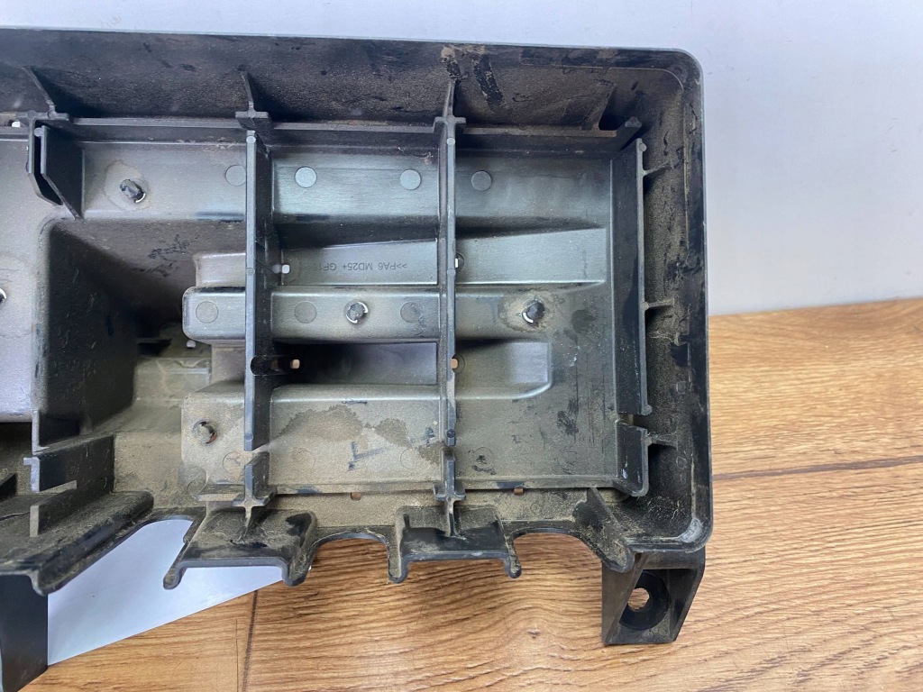 Кронштейн аккумулятор коробка предохранителей chevrolet corvette c6 2005+ в Украине