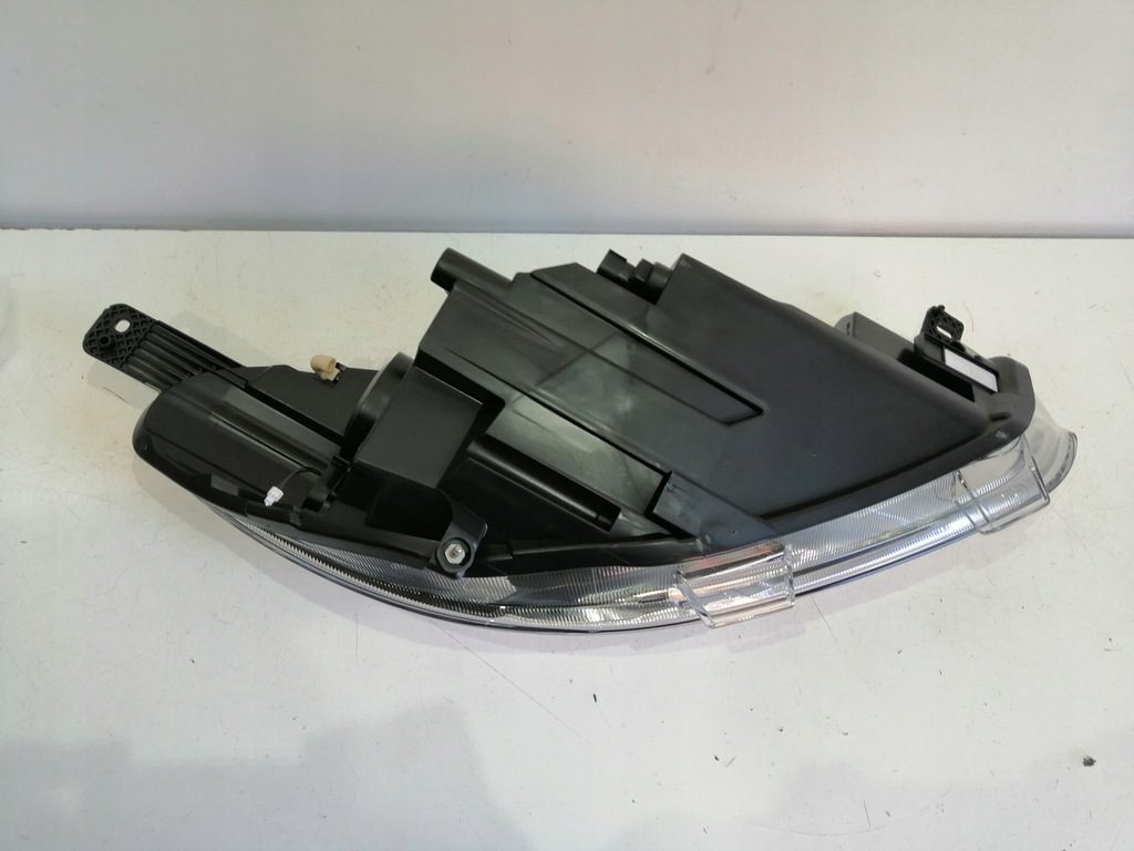 фото №11, Лампа левая передняя перед ford fiesta mk8 nowa