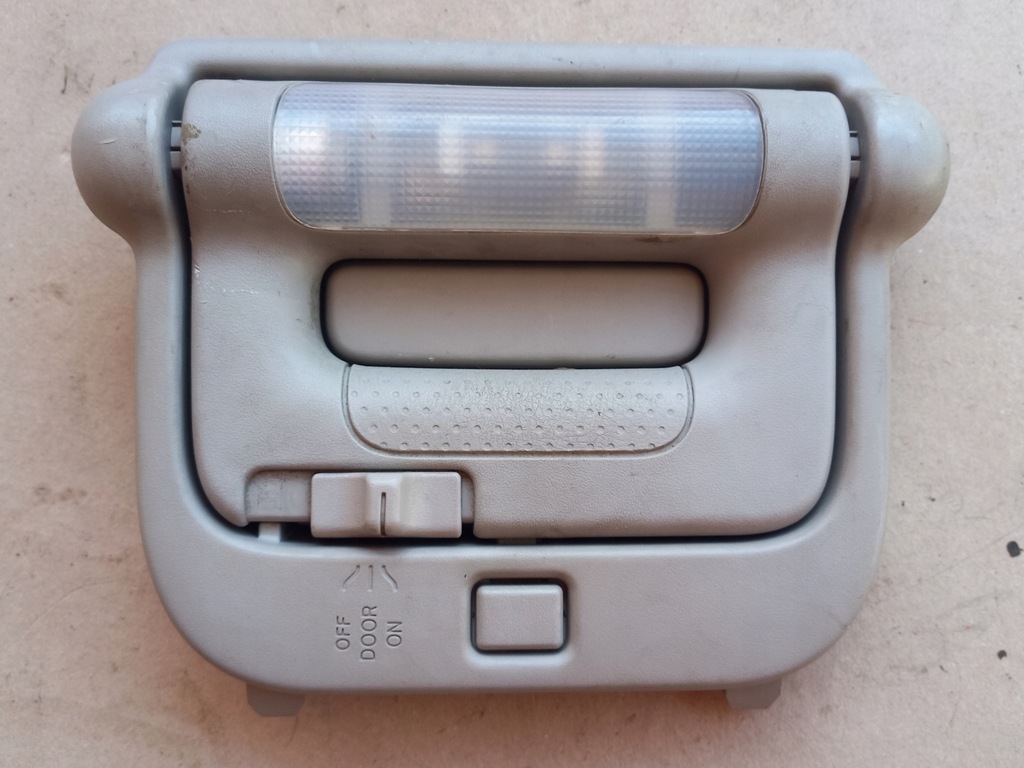 фото №1, Toyota yaris verso 99-05 лампа фонарик задняя освещение