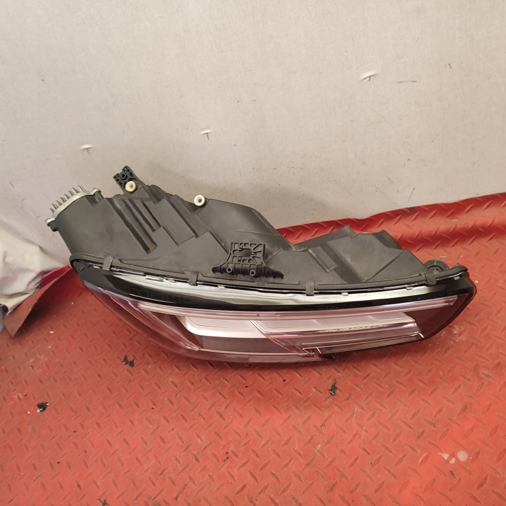 Audi a4 b9 matrix led хорошее состояние европа фара правый Киев