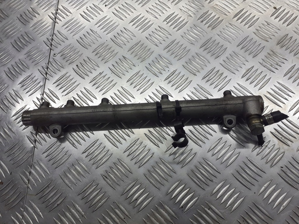 фото №1, Молдинг впрыскная mercedes w203 6460701195