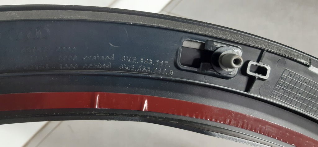 фото №10, Audi e-tron молдинг крыла левая передняя перед