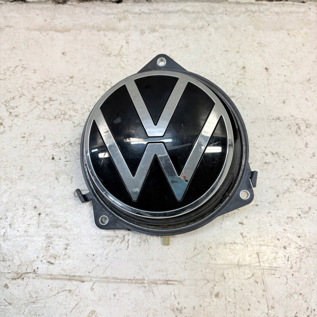 фото №1, Ручка крышки багажника logo vw golf viii hb 5h6827469