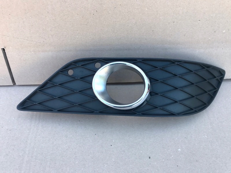 фото №1, Mercedes w169 w245 b решётка левая перед