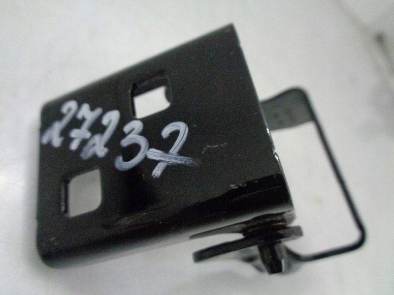 фото №3, Citroen c2 петля крышки багажника