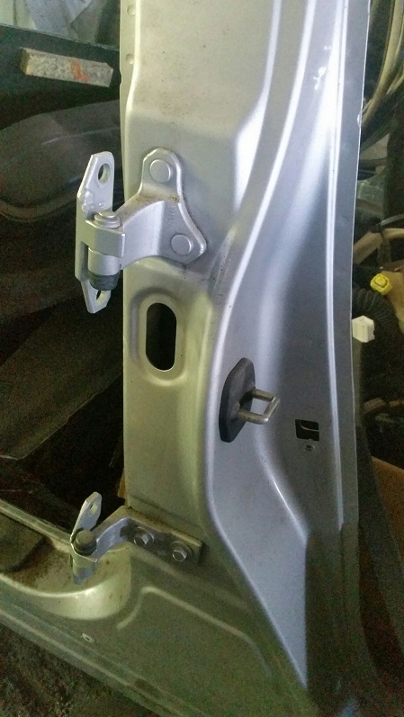 фото №1, Infiniti m37 m30d петля двері перед задня кронштейн