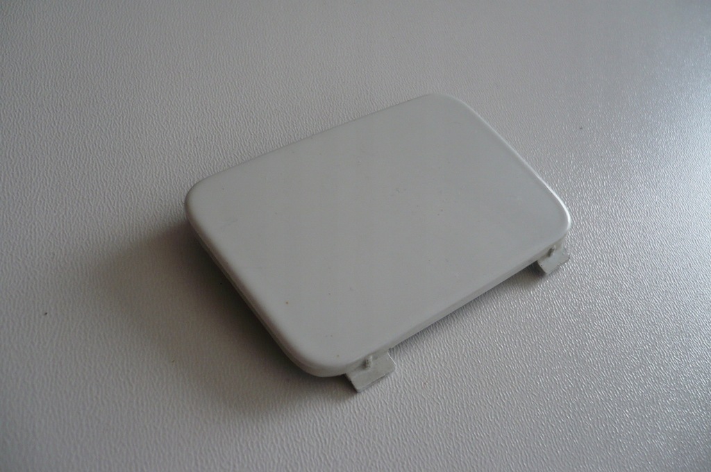 фото №1, Audi q5 8r 2008- заглушка фаркоп бампер задня права