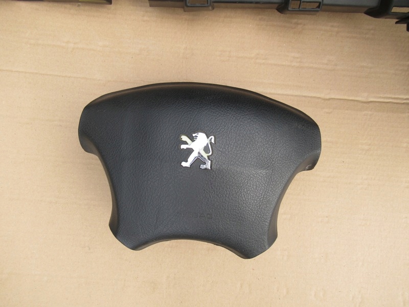 фото №8, Peugeot 407 приборная панель консоль подушки безопасности коленная подушка безопасности