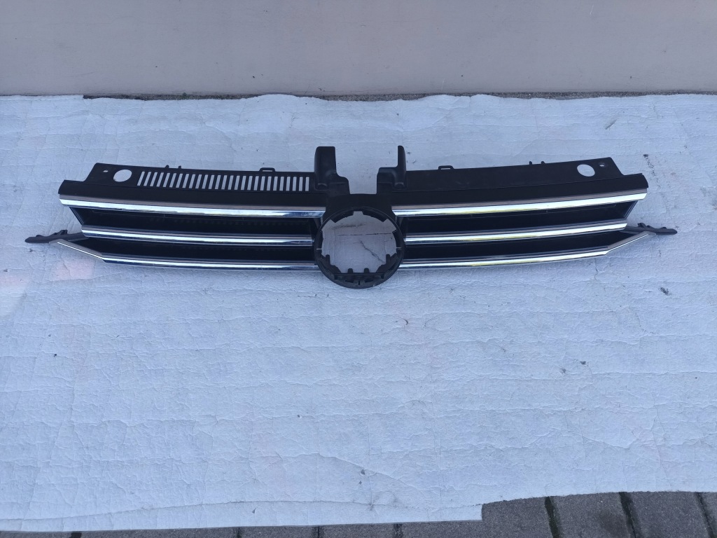 фото №1, Решітка радіатора vw touran 5ta решітка радіатора