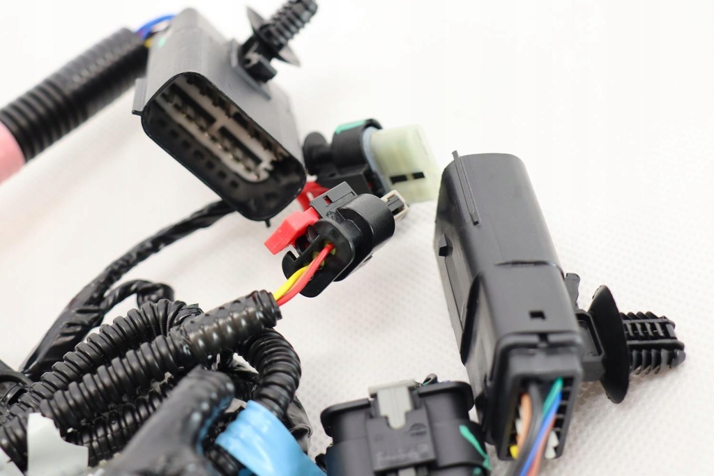 фото №12, Tesla model 3 2017- жгут электропроводка поперечина 2567961-00-b