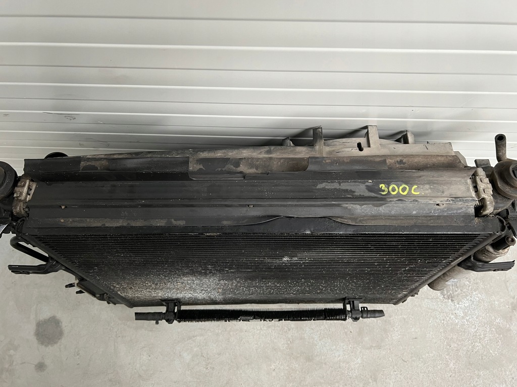 фото №14, Pas передній радіатор chrysler 300c
