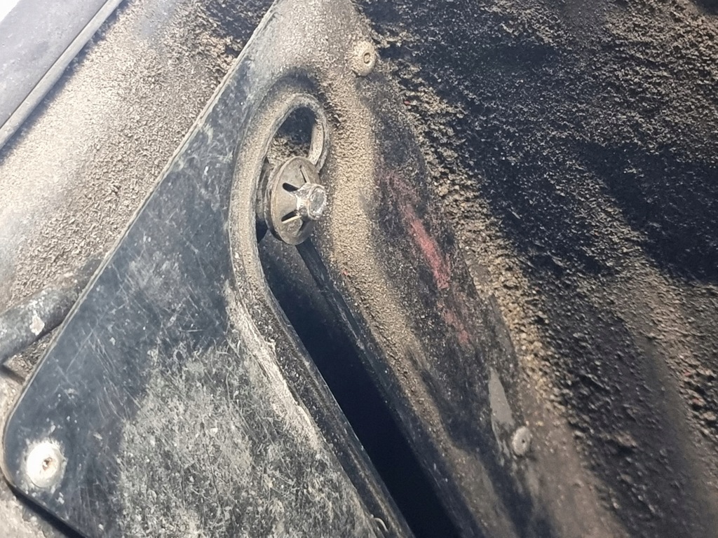 фото №13, Бардачок кабіни правий нижній оригінальний номер 504008525 iveco stralis 450 e5 07r