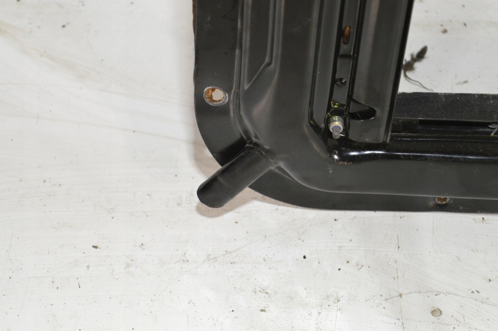 Люк металлический sedan mercedes w140 s klasa исправный 1407801629 Доставка