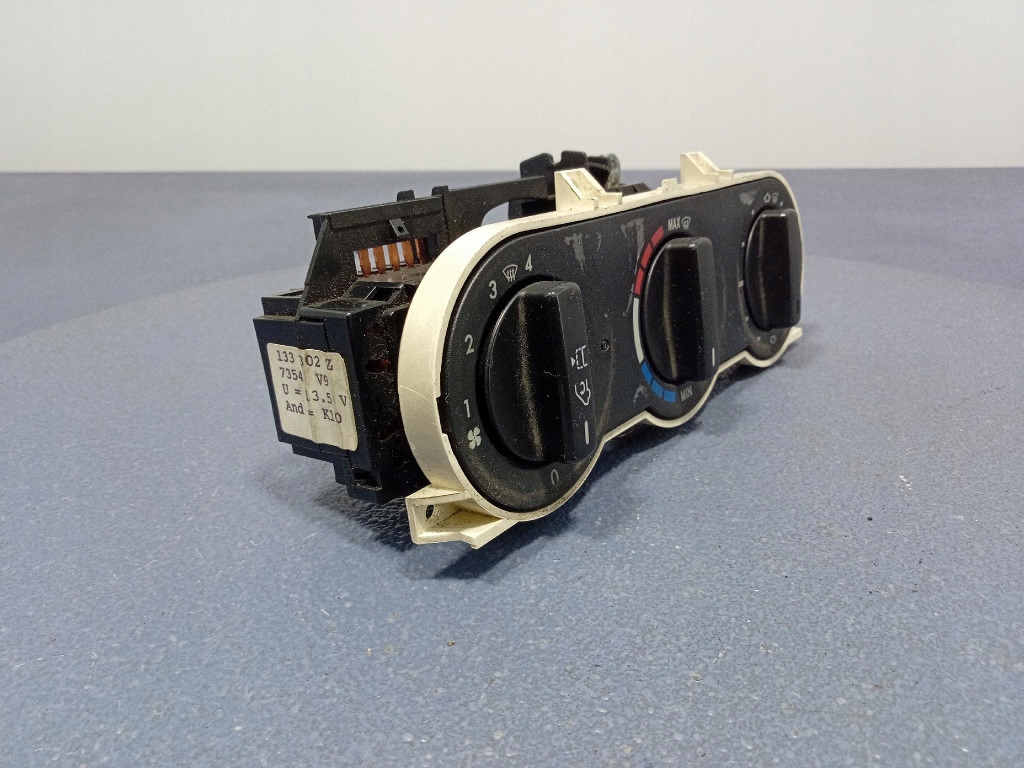 фото №5, Mercedes vito w638 переключатель панель обдув 133302z