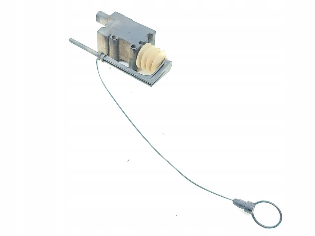 фото №5, Porsche 911 996 2001 привод крышка заливной топлива