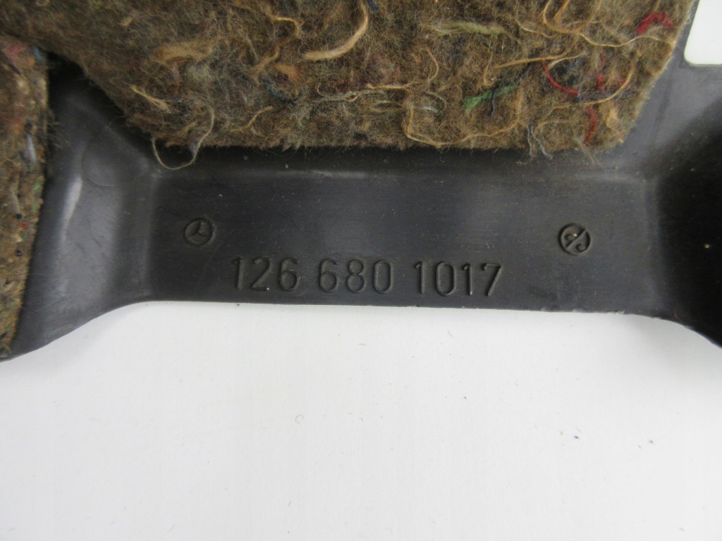Защита консоли пол mercedes w126 1266801017 в Украине