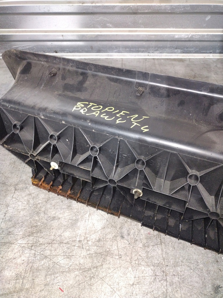 фото №7, Подножка правый пластиковый vw t4